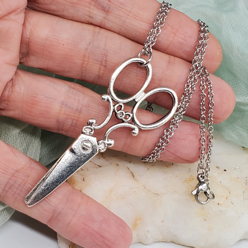❤️ Gift for Hairdresser Scissors Pendant Hypoallergic Chain Necklace - Picture 5 of 8